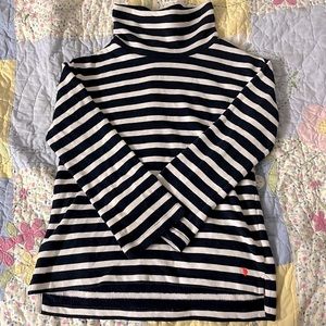 Turtleneck sweatshirt